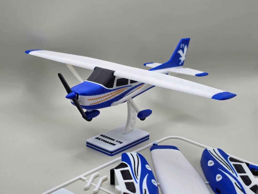 Сборная модель самолёта Cessna 172 Skyhawk